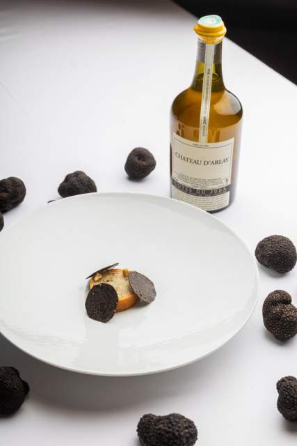 Restaurant 2 étoiles Michelin Noirmont, Suisse · Maison Wenger 