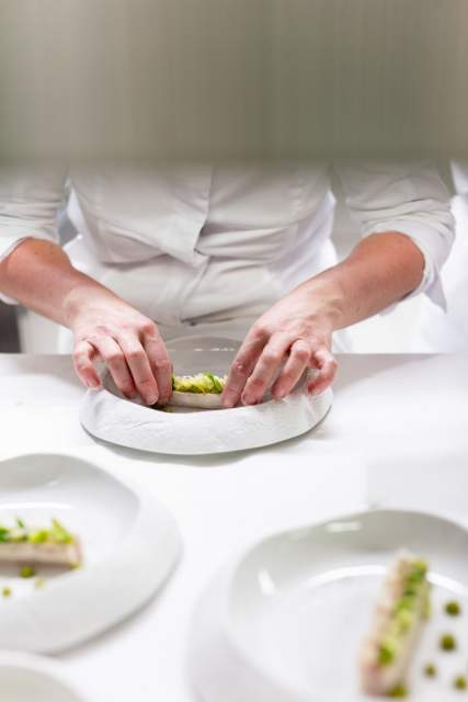 Restaurant 2 étoiles Michelin Noirmont, Suisse · Maison Wenger 