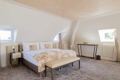 chambre avec espace salon